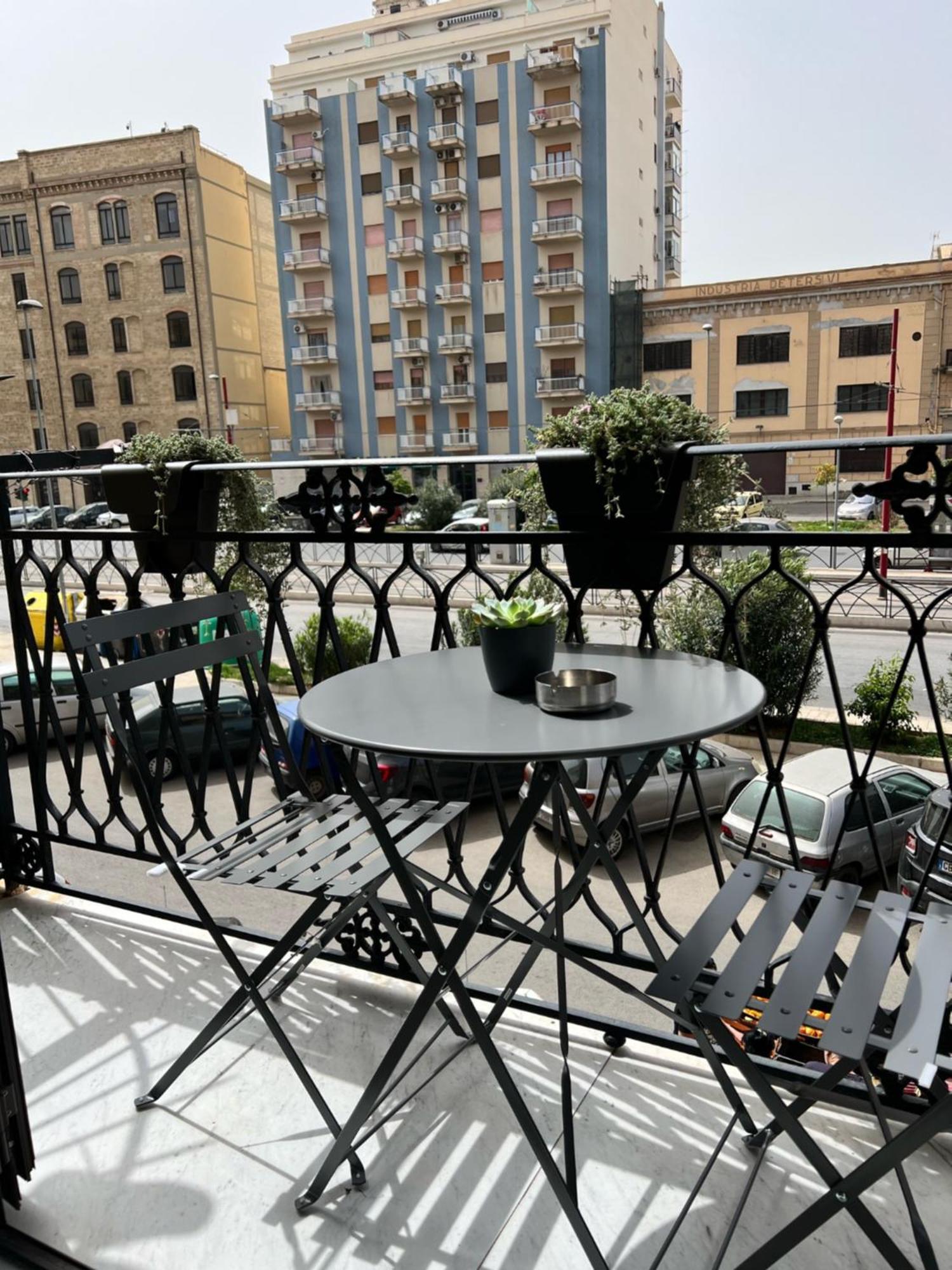 A Casuzza Apartment Palermo Bagian luar foto